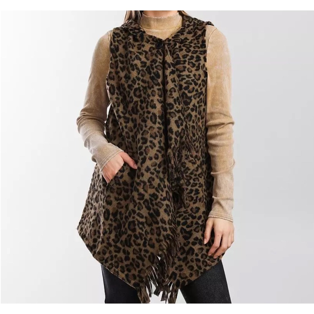 BKE Buckle Leopard Print Hooded Fleece Vest Poncho Women M Wool Blend Sleeveless